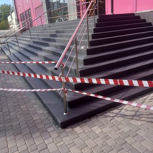 Крыльцо на улице